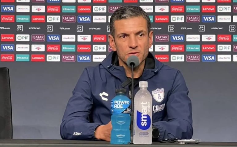 مدرب باتشوكا: الهلال هو الأفضل في المجموعة ونسعى للعودة بانتصار
