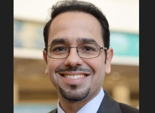 سعد الصقير أول طبيب أمراض جلدية من دول الخليج يحصل على وسام القيادة الدولية في الأمراض الجلدية لعام 2025