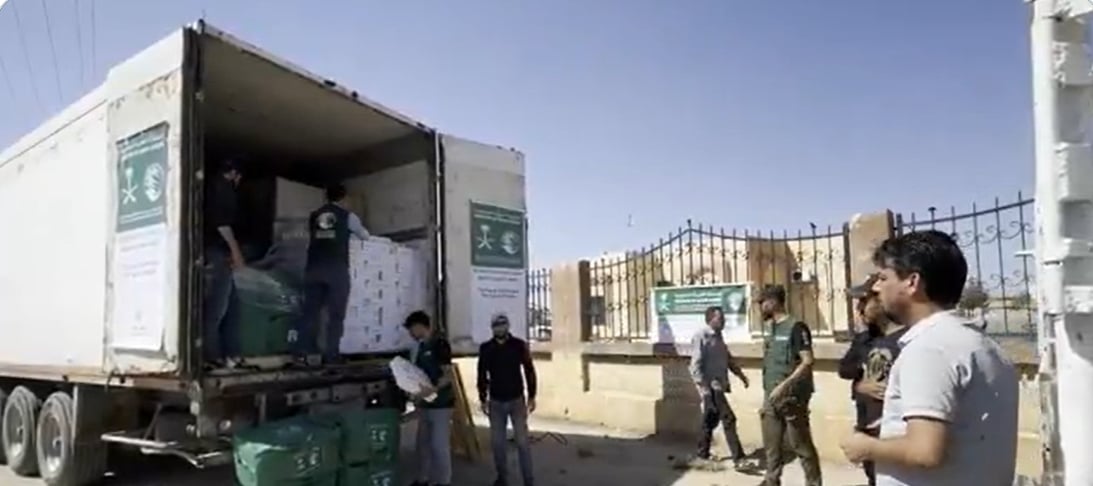 «إغاثي الملك سلمان» يقدم مساعدات عاجلة لـ3400 عائلة نازحة من السويداء  