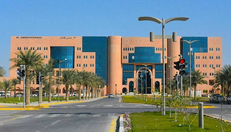 جامعة الملك فيصل تفتح باب التسجيل في البرامج التعليمية إلكترونيًا