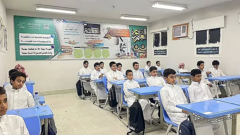 مختص: مرونة مواعيد عودة الدراسة بهدف مراعاة ظروف مكة والمدينة بموسمي الحج والعمرة  