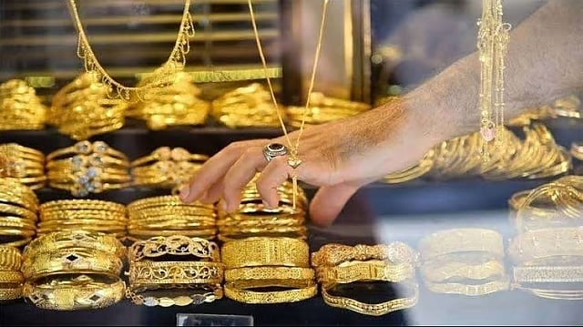 الذهب يصعد بدعم‭ ‬من توقعات خفض أسعار الفائدة الأمريكية