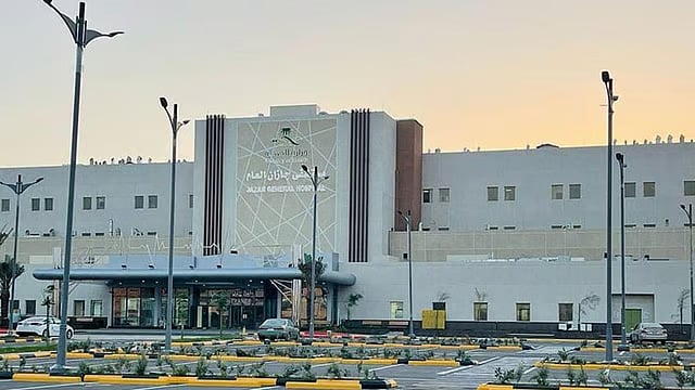 تدشين أحدث مضخات الإنسولين للأطفال في مستشفى جازان العام