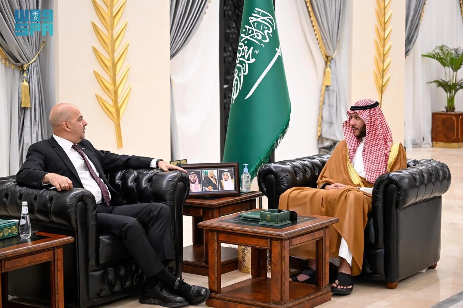 مُحافظ الطائف يستقبل القنصل العام الأمريكي