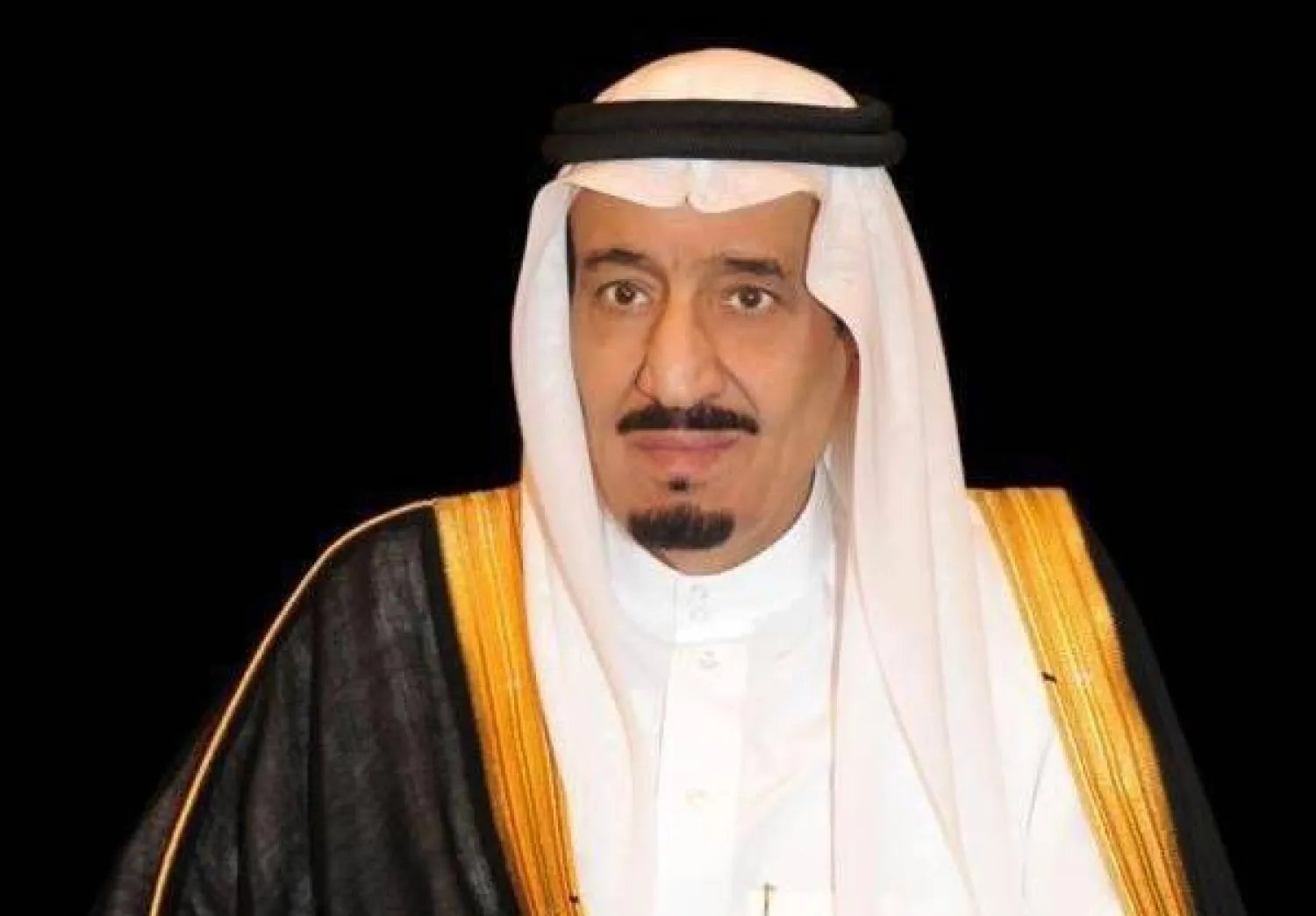 خادم الحرمين الشريفين يمنح ميدالية الاستحقاق من الدرجة الثالثة لـ 308 مواطنين ومواطنات لتبرع كل منهم بدمه 10 مرات