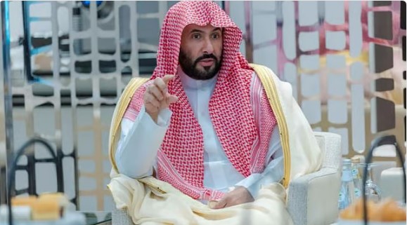 وزير العدل يتابع سير العمل بالمحكمة الجزائية بالرياض  