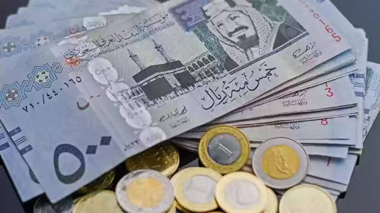 سعر الريال مقابل الدولار والعملات العربية اليوم الثلاثاء 15-4-1447