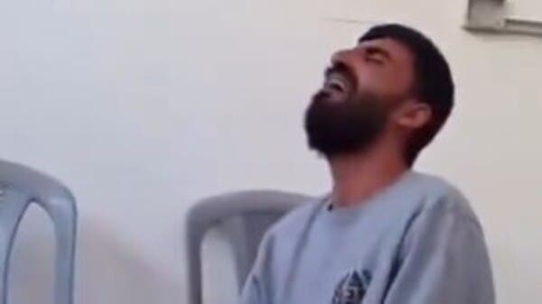 صدمة العودة.. أسير فلسطيني خرج حاملاً هدية لابنته فوجدها شهيدة