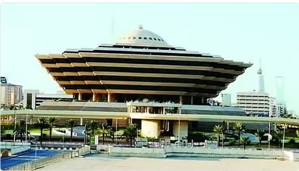لتهريبهم أقراص مخدرة.. تنفيذ حكم القتل تعزيرًا بجانيين من الجنسية المصرية في تبوك