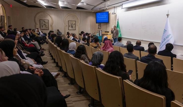«السواحه» يلتقي الطلاب السعوديين المبتعثين في أمريكا ويؤكد دورهم في مواصلة مسيرة التقدم والابتكار