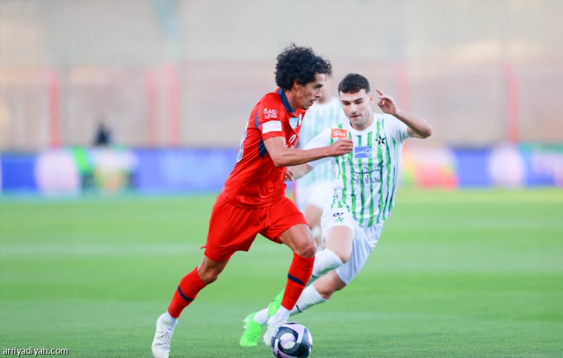 النجمة يحصد نقطته الأولى في "دوري روشن" على حساب ضمك