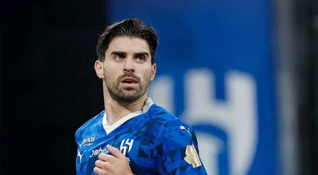 ناقد رياضي: الهلال توصل لاتفاق تام لتجديد عقد نيفيز.. وكوليبالي تحت التقييم


