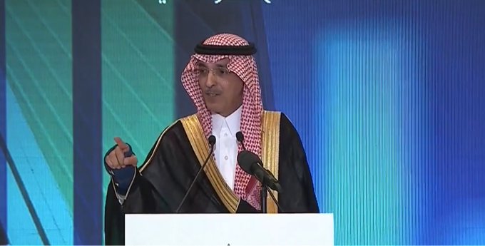 وزير المالية: النفط لا يزال يمثل عاملا رئيسيا في إيرادات الحكومة
