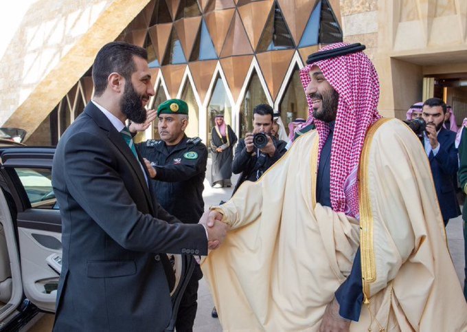 هاتفيًا.. ولي العهد يبحث تعزيز العلاقات الثنائية مع الرئيس السوري