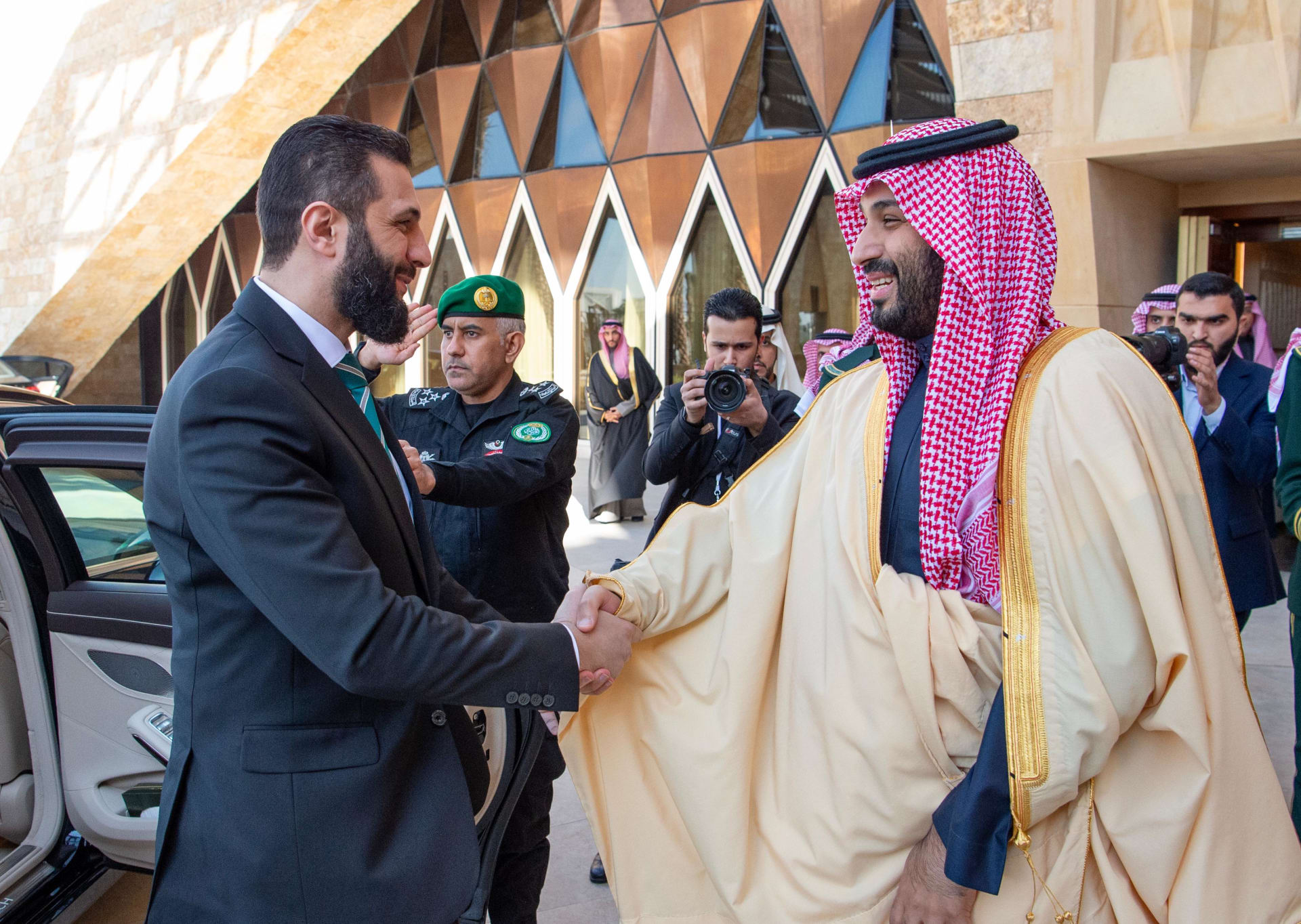 باحث سياسي: المملكة لها الفضل الأكبر في رفع العقوبات عن سوريا
