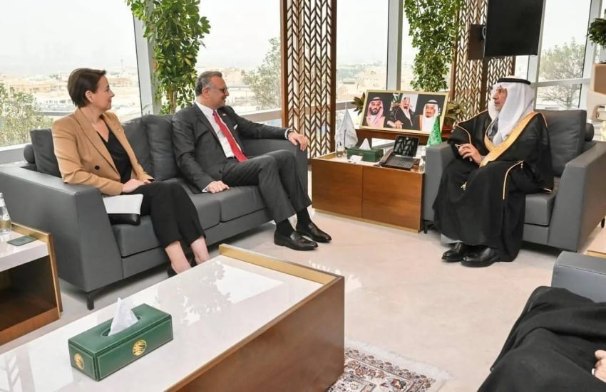 الربيعة يبحث سبل تعزيز التعاون مع كبير مستشاري الرئيس الأمريكي