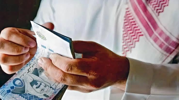 فوضى مواعيد فواتير الخدمات.. عبء شهري يتجدد ومطالبات بحل جذري 
