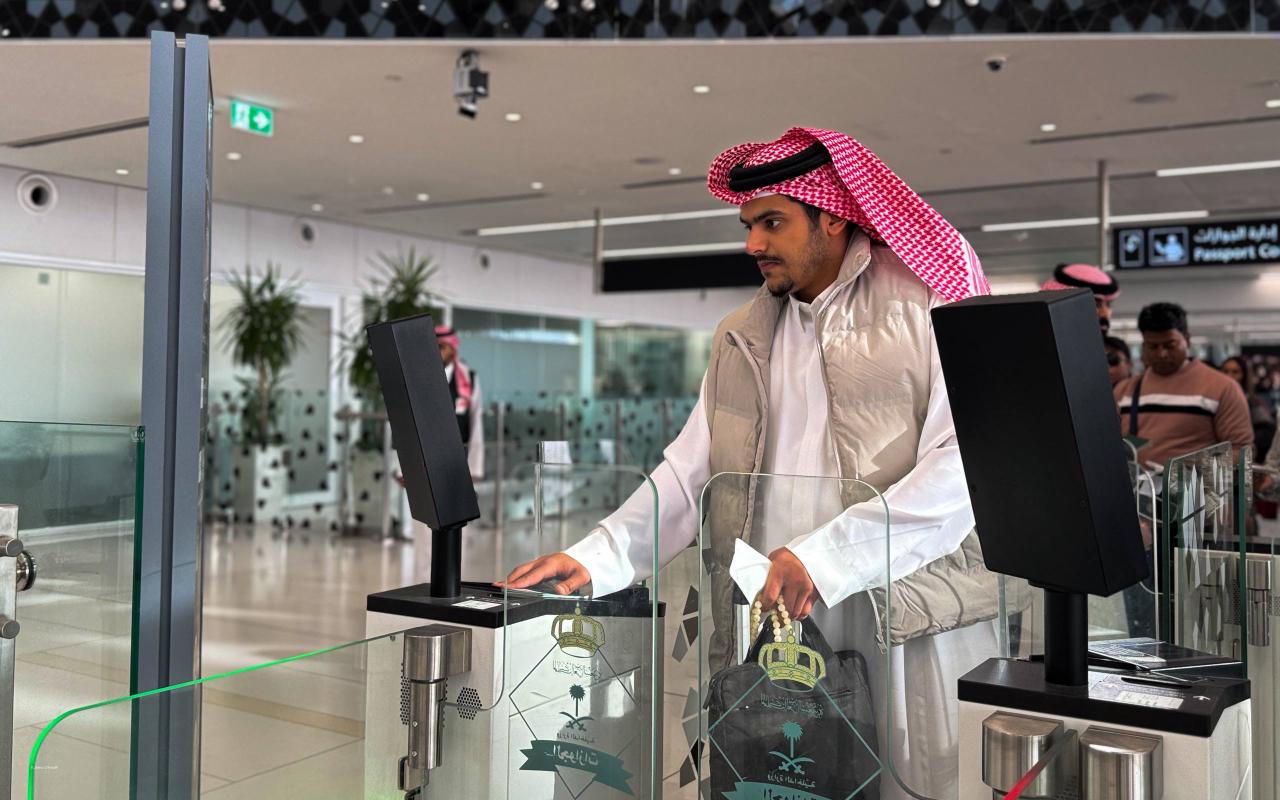 «الجوازات» تواصل استقبال ضيوف الرحمن القادمين لأداء مناسك العمرة