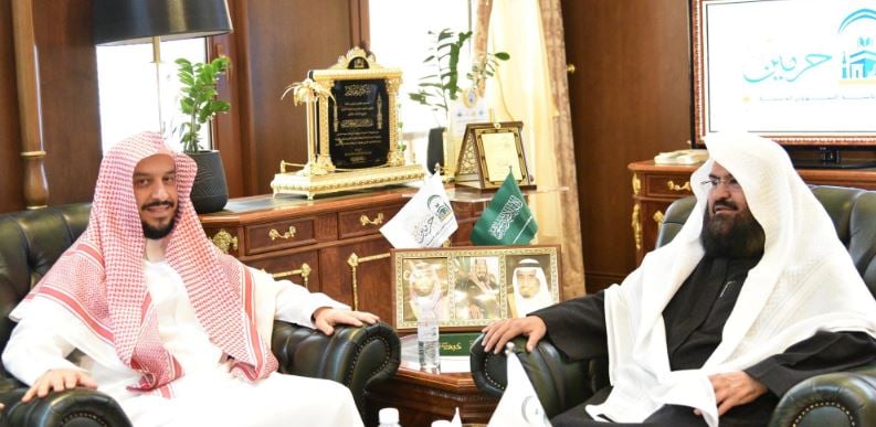 «السديس» يبحث إطلاق منصة رقمية عالمية لتوثيق خطب وتلاوات الحرمين 