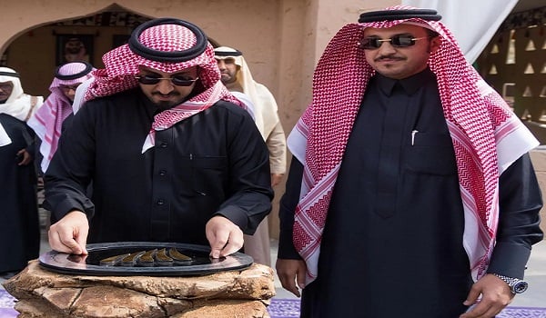 مُحافظ الخرج يُدشِّن هوية مهرجان "الخرج للتمور والقهوة السعودية" في نسخته الثانية