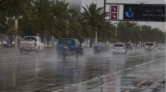 المركز الوطني للأرصاد يُنبِّه من هطول أمطار متوسطة على منطقة عسير