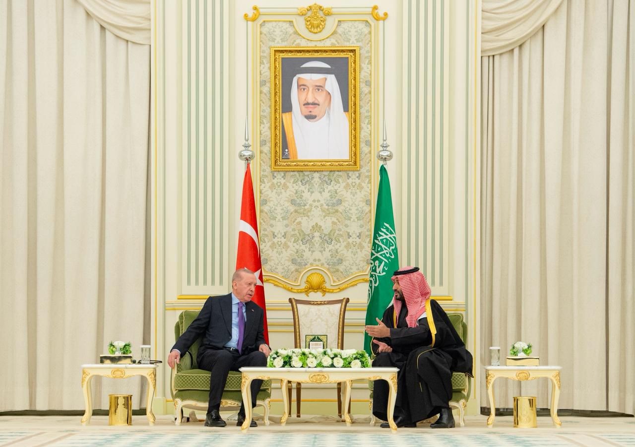 ولي العهد يستقبل رئيس تركيا ويعقدان جلسة مباحثات رسمية