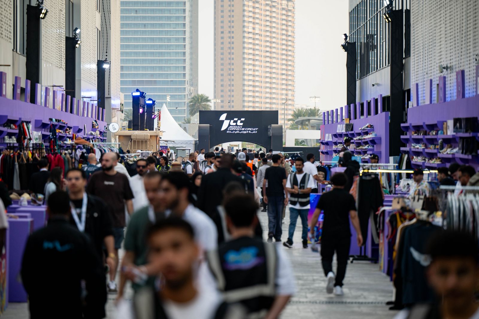 انطلاق فعالية سنيكر كون جدة 2026 وسط حضور جماهيري واسع 