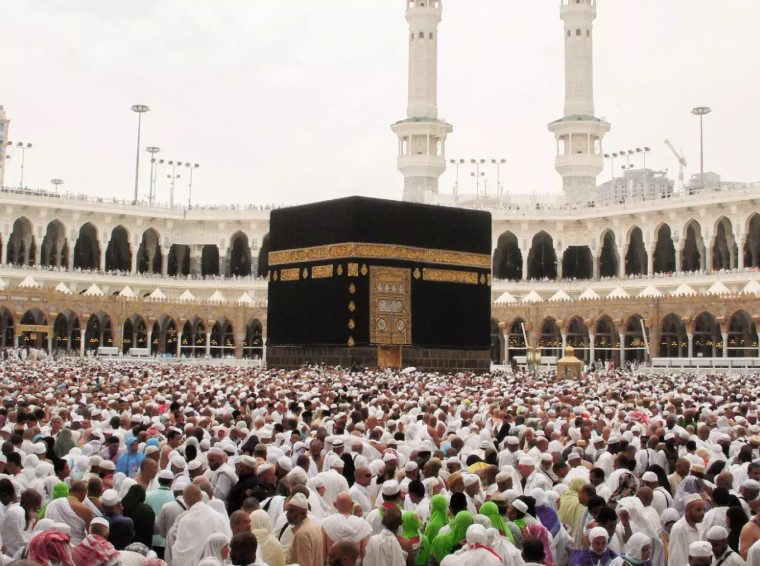 «الحج والعمرة» تُذكّر بشروط الإحرام وآدابه عند الدخول في النسك