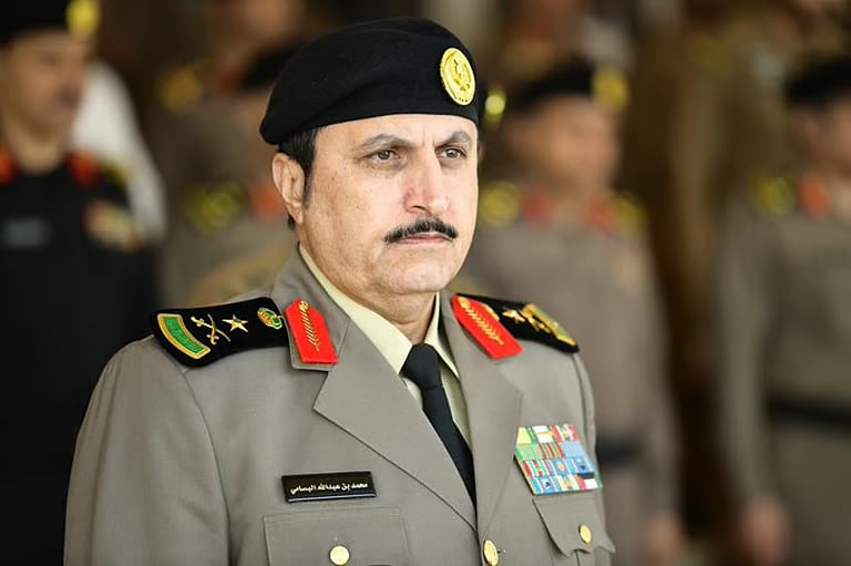 «البسامي» يصدر قرارات ترقية 4333 فردًا من منسوبي الأمن العام