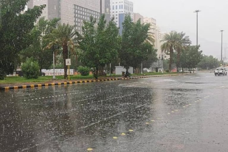 طقس السبت.. فرصة لهطول أمطار خفيفة بعدة مناطق في المملكة