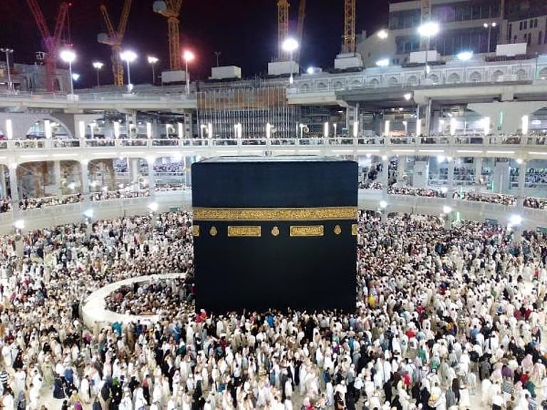 وزارة الحج تحث المعتمرين على اختيار مقدمي خدمات مرخصين