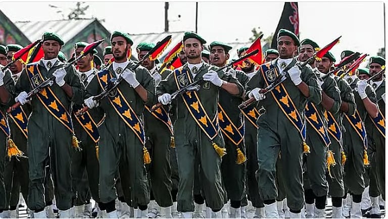 الحرس الثوري: استهدفنا أكثر من 10 سفن وناقلات منذ بدء الحرب