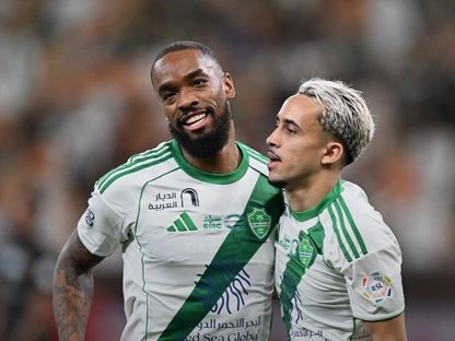 "دوري روشن": الأهلي يفوز على ضمك بثلاثية دون رد
