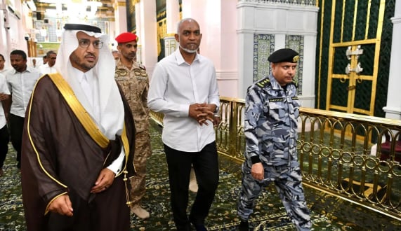  رئيس المالديف يزور المسجد النبوي