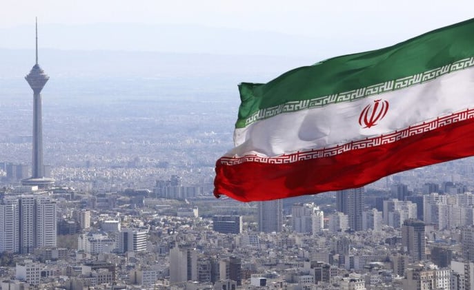 «فلايت رادار»: لا رحلات عابرة بأجواء إيران رغم إعلان إعادة فتحها جزئيًا