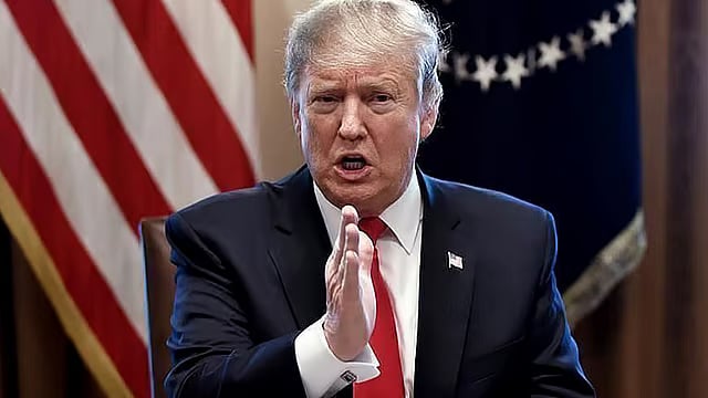 «ترامب»: طهران فقدت نفوذها.. وأزلنا 3 مستويات من القيادة في إيران
