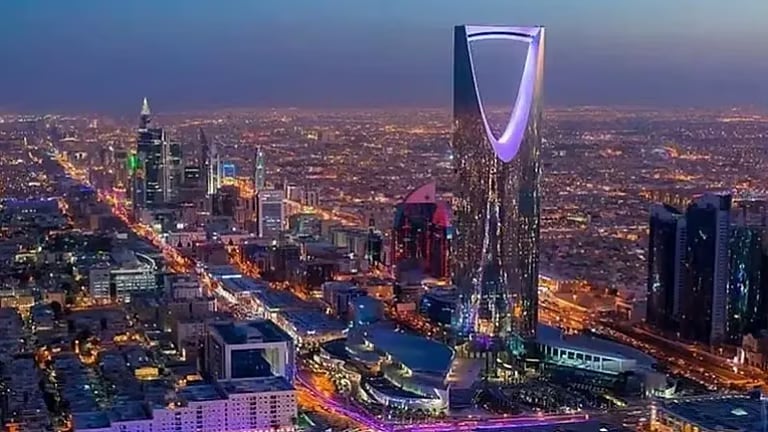 خبيرة: القطاعات الأسرع توفيرًا للوظائف بالاقتصاد السعودي تستدعي تغييرًا دائما في سلوك المستهلك
