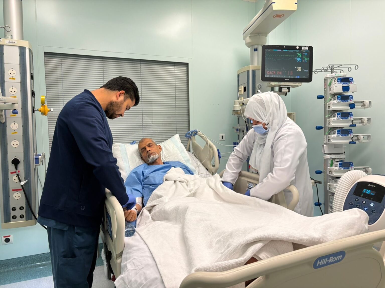 إنقاذ حياة حاج هندي من جلطة بعد توقف مفاجئ بالقلب في مدينة الملك عبدالله الطبية 