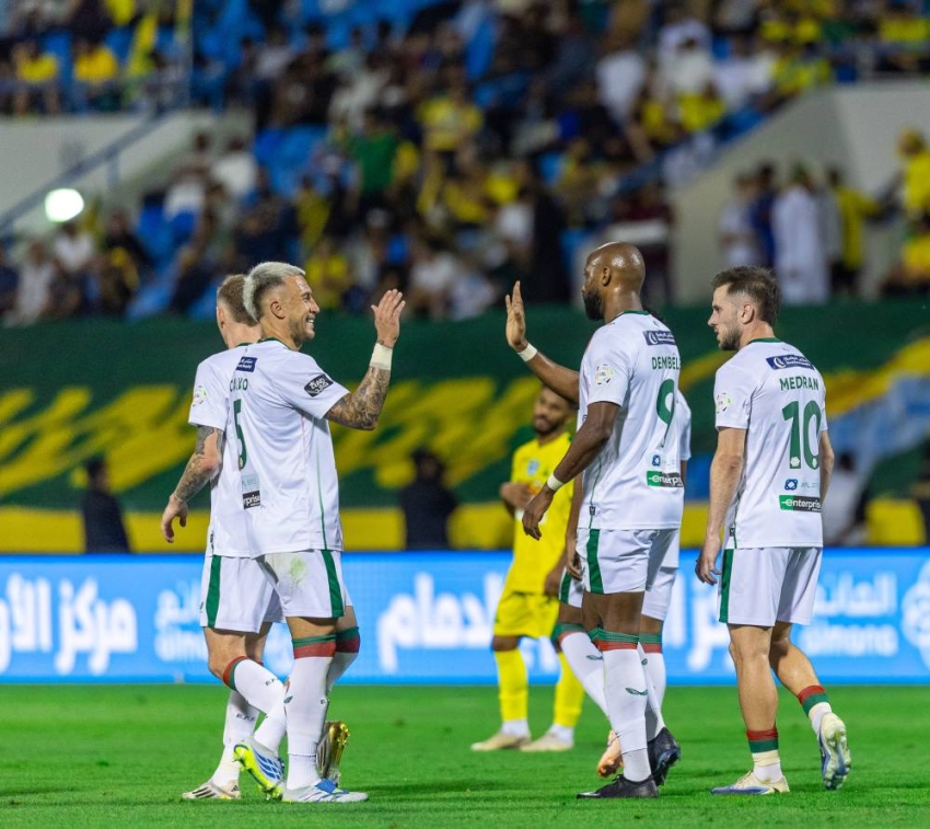 الاتفاق يكتسح الخليج بخماسية دون رد في "دوري روشن"