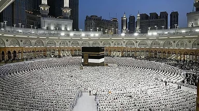 قوات الدفاع المدني بالحج تدعو ضيوف الرحمن لتجنب زيادة الأحمال الكهربائية