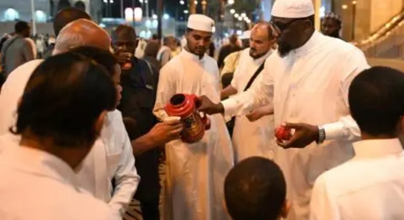  الضيافة المكية.. تقاليد اجتماعية وإنسانية متوارثة في خدمة الحجاج