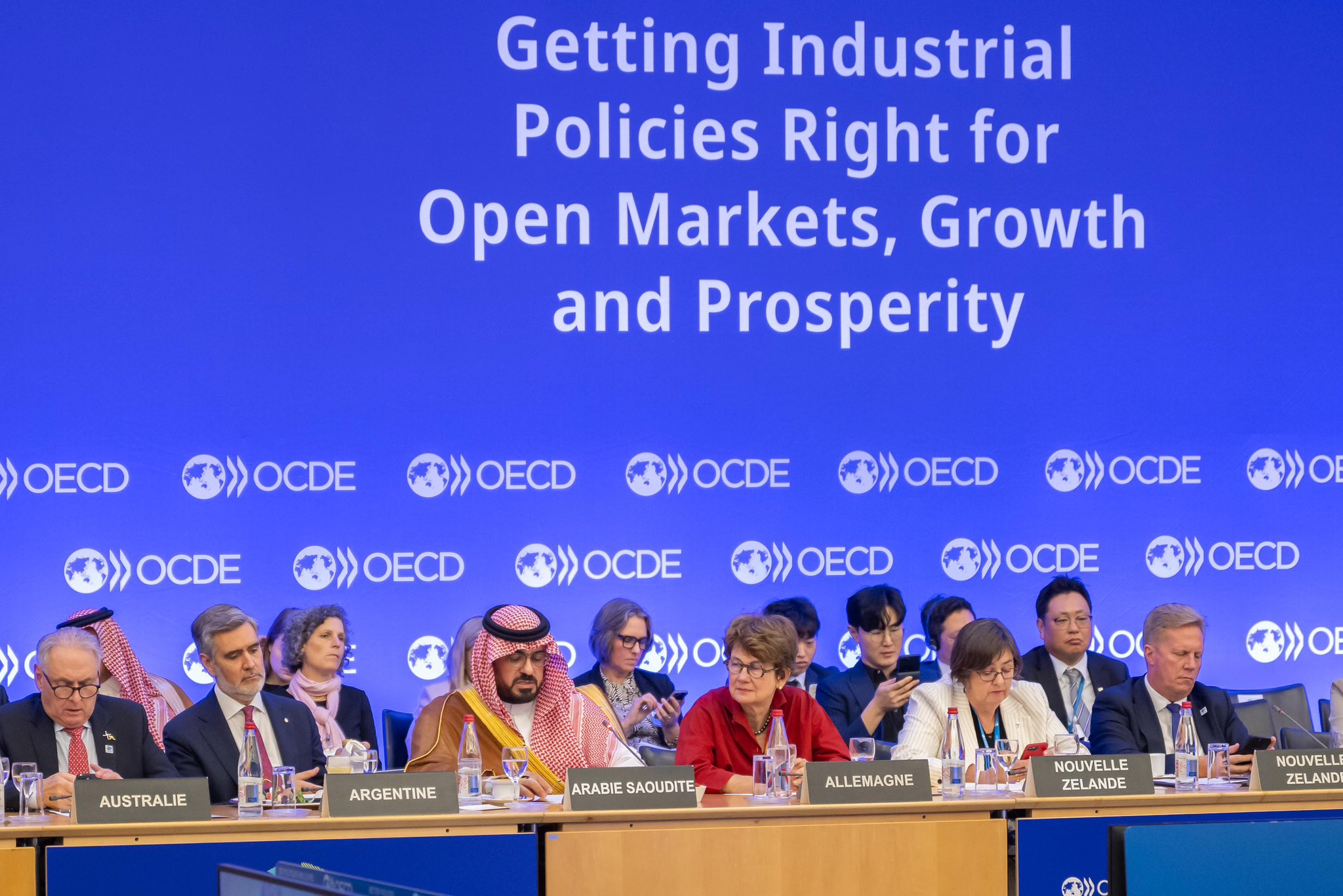 وزير الاقتصاد يشارك في الاجتماع الوزاري لمجلس منظمة التعاون الاقتصادي والتنمية 