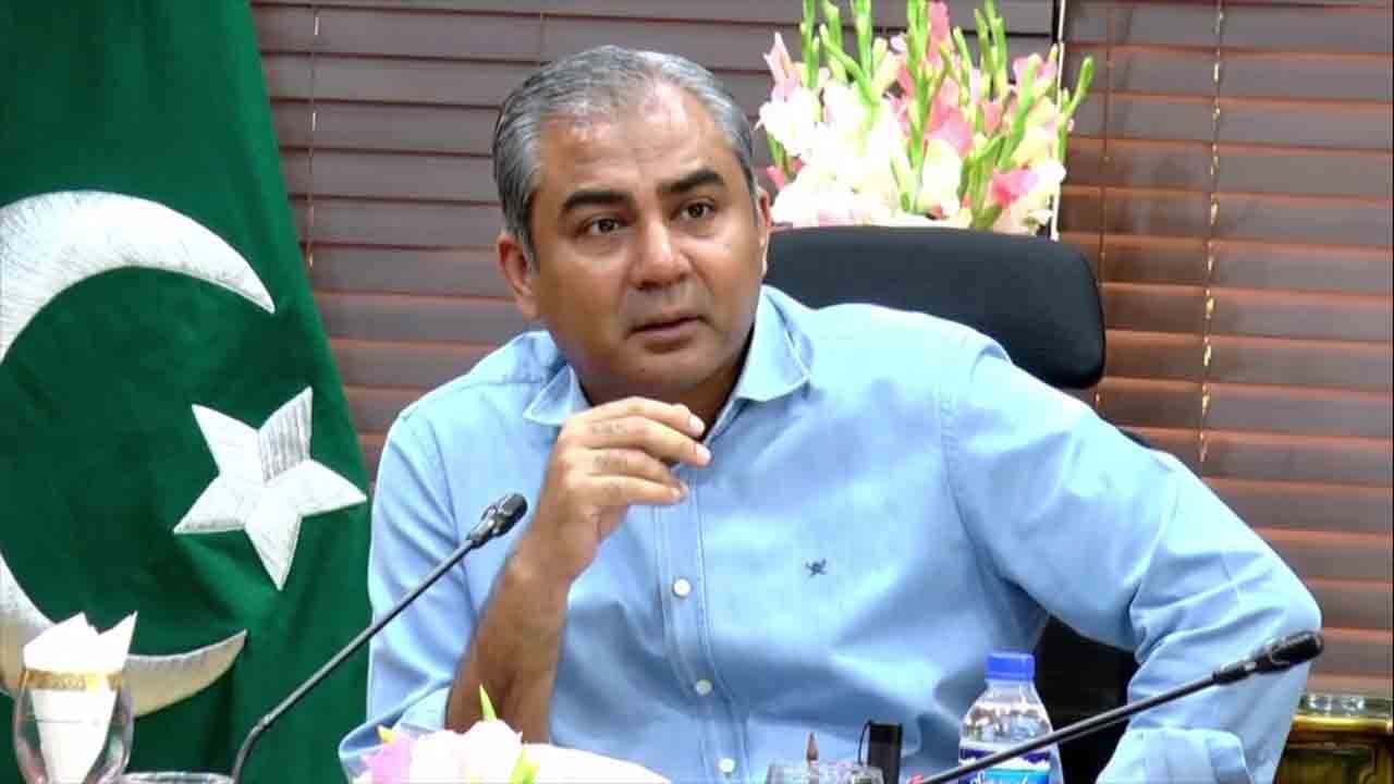 وزير الداخلية الباكستاني يصل إلى إيران لإجراء محادثات