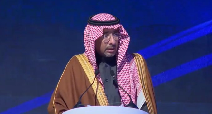 وزير الصناعة يطّلع على تقنيات معالجة الذهب في مصفاة Tau-Ken Altyn بكازاخستان