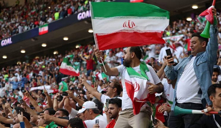 بين شغف الكرة ومرارة الحرب.. انقسام المشجعين الإيرانيين الأمريكيين حول كأس العالم