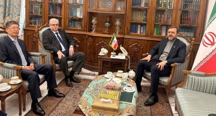 «الخارجية الإيرانية» تبحث مع سفيري روسيا والصين مسودة مذكرة التفاهم مع واشنطن