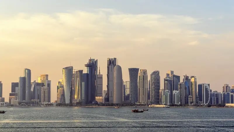 الداخلية القطرية: 54 مصابًا نتيجة انفجار مصنع في رأس لفان.. والبحث عن 18 مفقودًا
