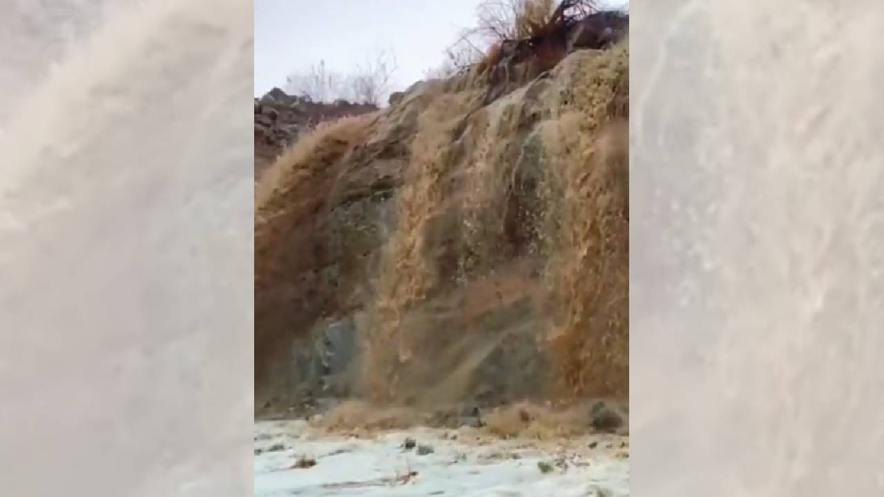 بالفيديو.. هطول أمطار غزيرة على العاصمة المقدسة