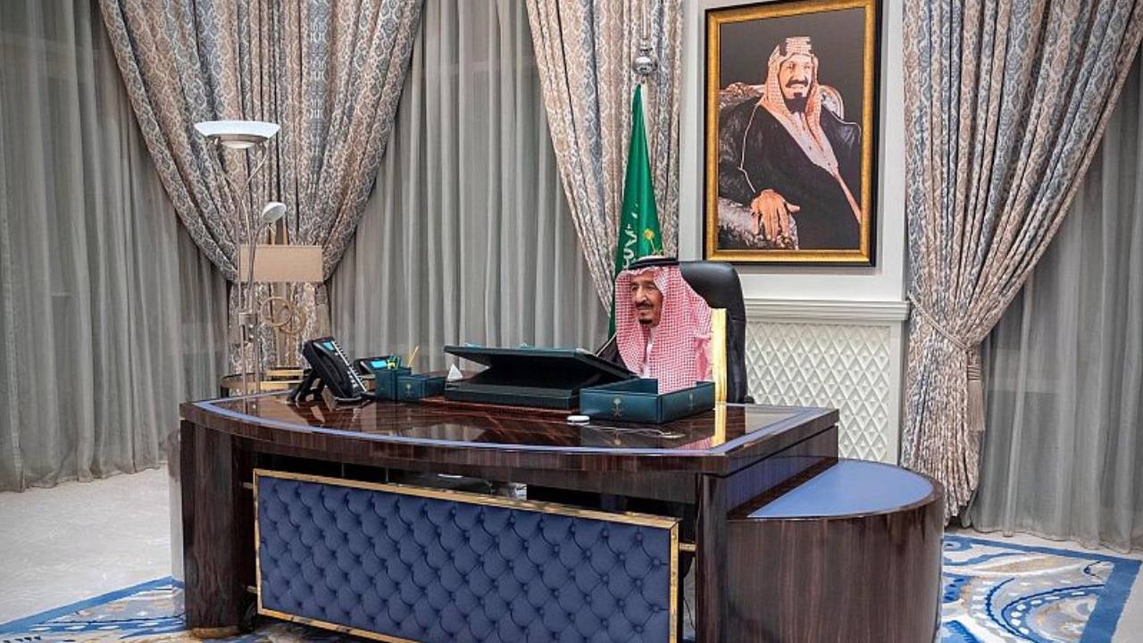إقرار نظام الانضباط الوظيفي وإجراءات لحماية الأراضي السعودية.. 7 قرارات جديدة لمجلس الوزراء