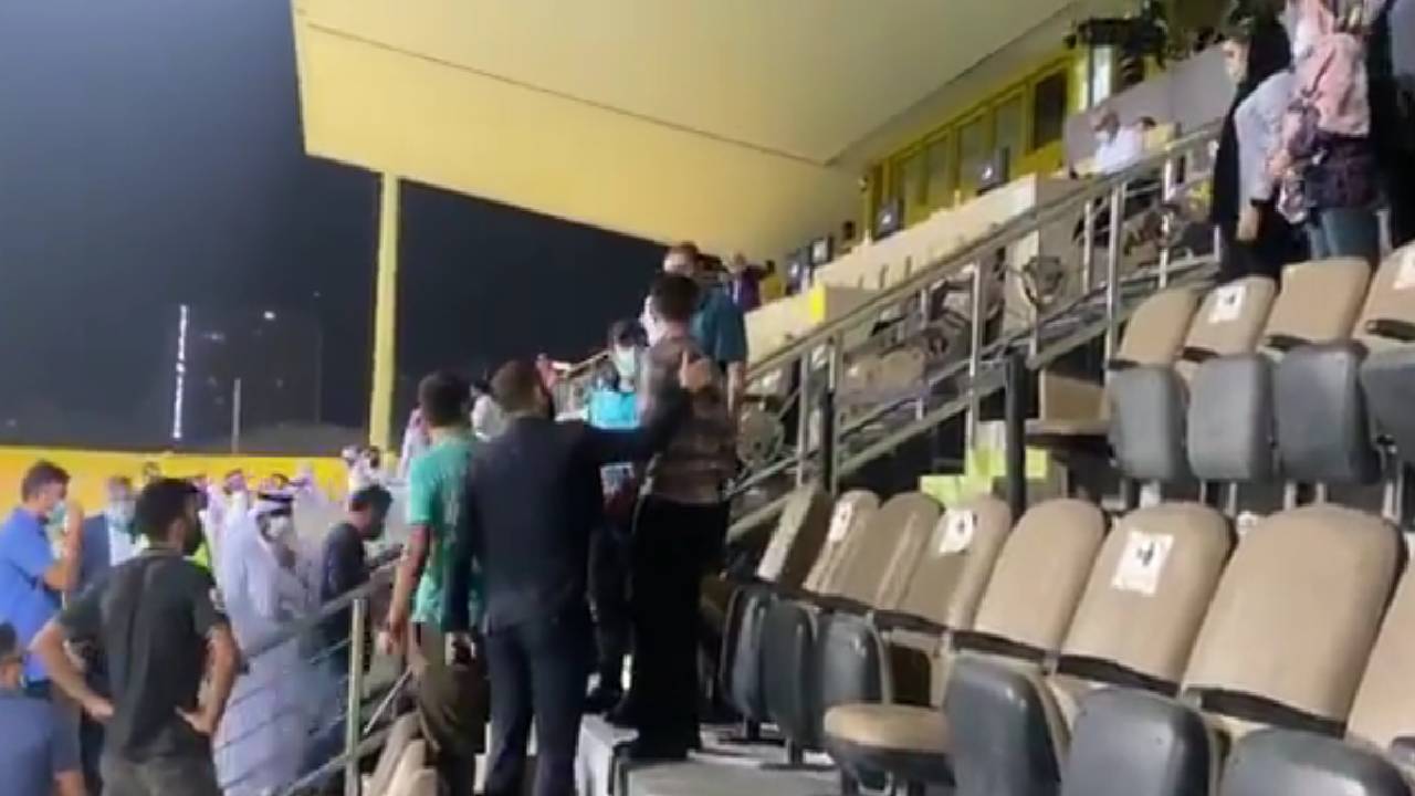 بالفيديو.. مناوشات إيرانية في المدرجات بعد فوز الهلال على استقلال طهران